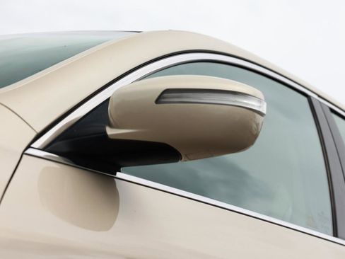 Used 2011 Hyundai Genesis 3.8 RWD image 35