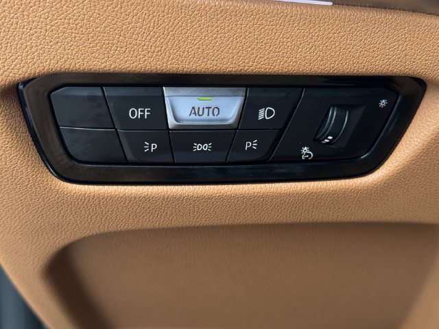 Used 2023 BMW 330e xDrive AWD/4WD image 24