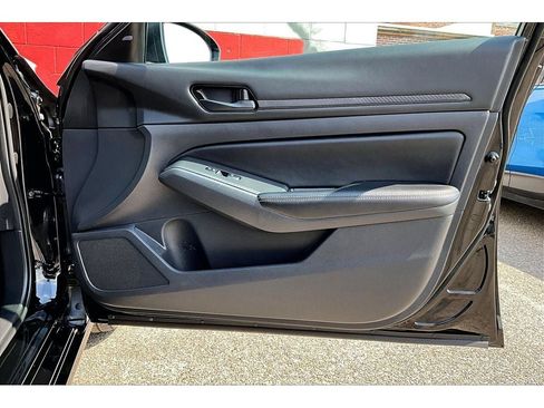Used 2026 Nissan Altima 2.5 SV FWD image 19