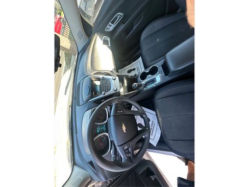 Used 2017 Chevrolet Equinox LS image 32
