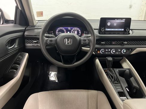 Used 2023 Honda Accord EX image 17