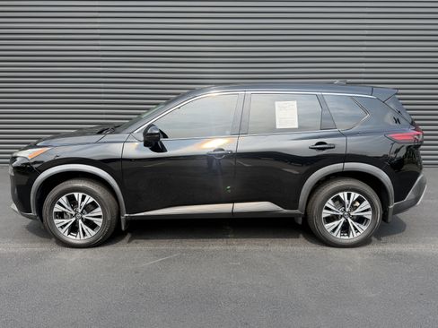 Used 2021 Nissan Rogue SV FWD image 2