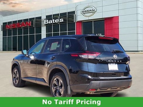 Certified 2025 Nissan Rogue SV image 5