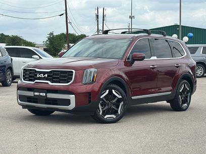 Used 2024 Kia Telluride S w/ S Sunroof Package