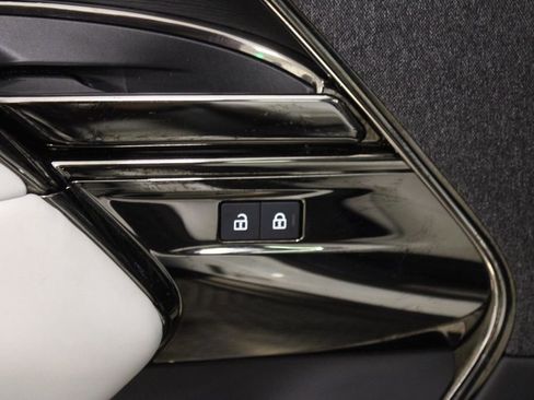 Certified 2024 Land Rover Range Rover Sport SE image 16