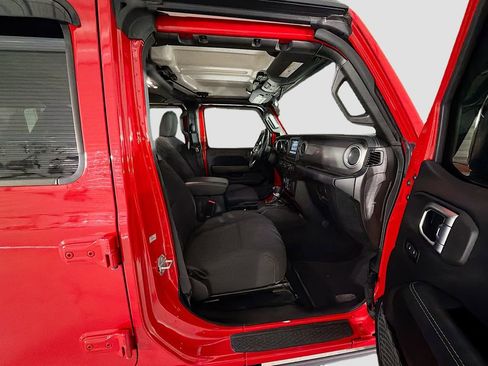Used 2021 Jeep Wrangler Unlimited Sahara AWD/4WD image 30