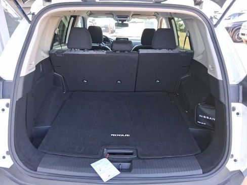 Certified 2023 Nissan Rogue SV image 5