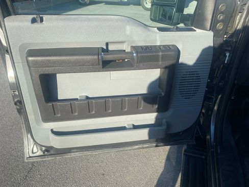 Used 2016 Ford F450 XL w/ Power Equipment Group image 9