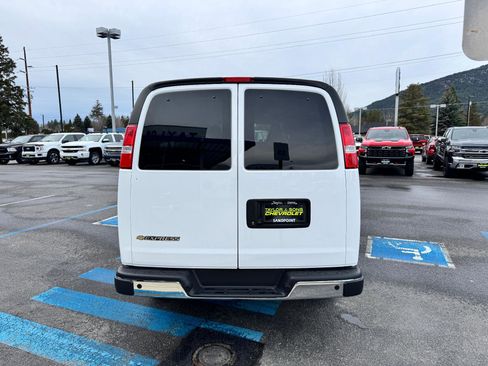 Used 2024 Chevrolet Express 3500 LT w/ LT Preferred Equipment Group image 6