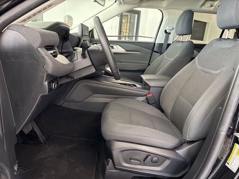 Used 2025 Ford Explorer Active image 7