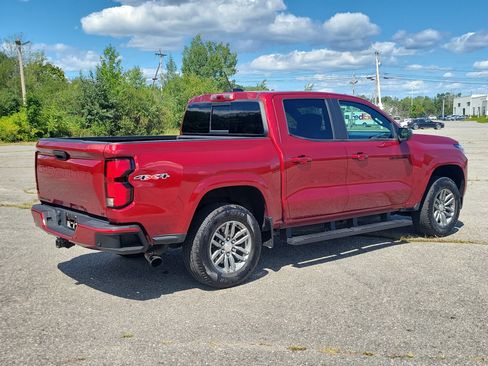Used 2024 Chevrolet Colorado LT w/ LT Convenience Package III AWD/4WD image 5