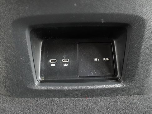 Used 2024 Volkswagen Atlas Cross Sport SE w/ Panoramic Sunroof Package FWD image 28