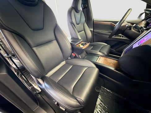 Used 2020 Tesla Model X Long Range image 13