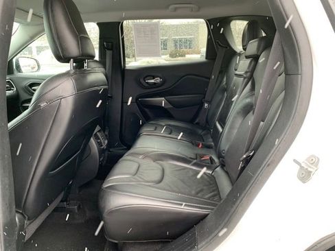 Used 2019 Jeep Cherokee Limited image 26