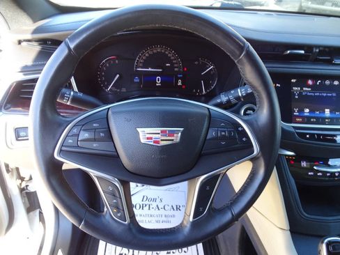 Used 2017 Cadillac XT5 Luxury image 19