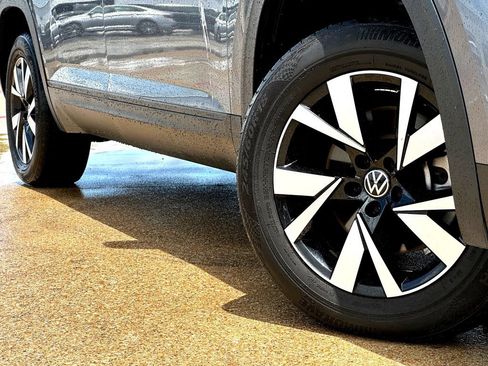 Certified 2023 Volkswagen Atlas Cross Sport SE FWD image 2
