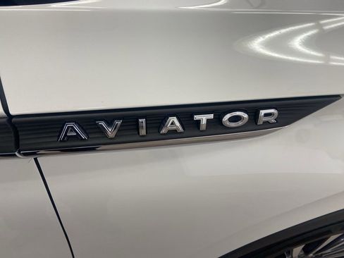 Used 2023 Lincoln Aviator AWD w/ Premium Package image 25