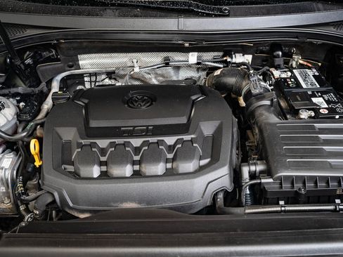 Used 2022 Volkswagen Tiguan SE image 34