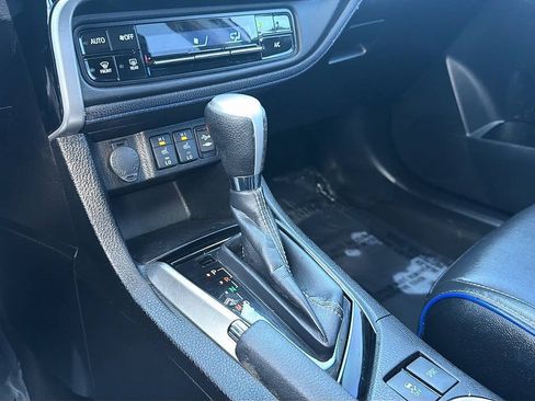 Used 2019 Toyota Corolla XSE FWD image 12