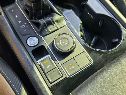 Used 2023 Volkswagen Atlas Cross Sport SEL R-Line image 31