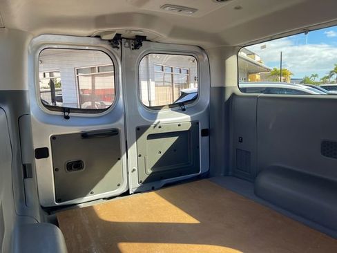 Used 2021 Nissan NV 3500 SV image 16