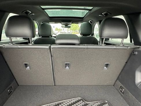 Certified 2025 Volkswagen Tiguan SE R-Line AWD/4WD image 19