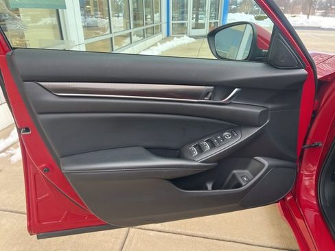 Certified 2018 Honda Accord Sport image 15