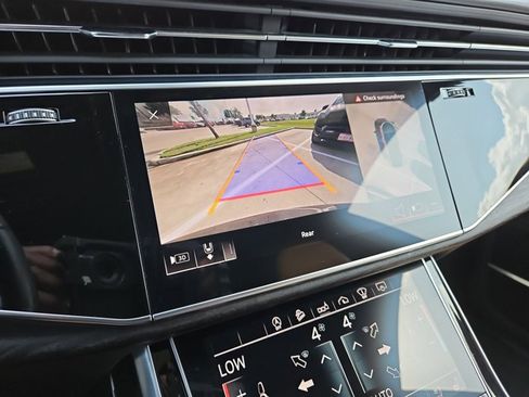 Used 2020 Audi Q8 Prestige w/ Prestige Package image 13