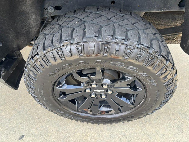 Used 2022 Chevrolet Colorado Z71 w/ Z71 Midnight Edition AWD/4WD image 8