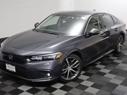 Used 2024 Honda Civic Touring image 2