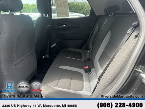 Used 2025 Chevrolet TrailBlazer LT AWD/4WD image 24