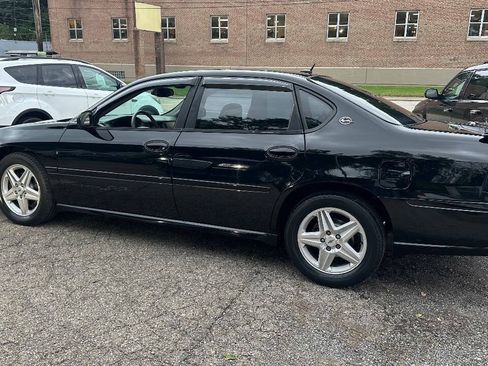 Used 2005 Chevrolet Impala SS w/ Sun And Sound Package FWD image 4
