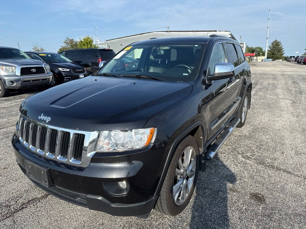 Used 2013 Jeep Grand Cherokee Laredo AWD/4WD image 4