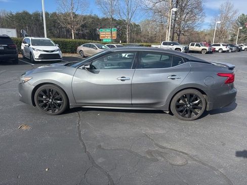 Used 2017 Nissan Maxima SR w/ Midnight Edition image 4