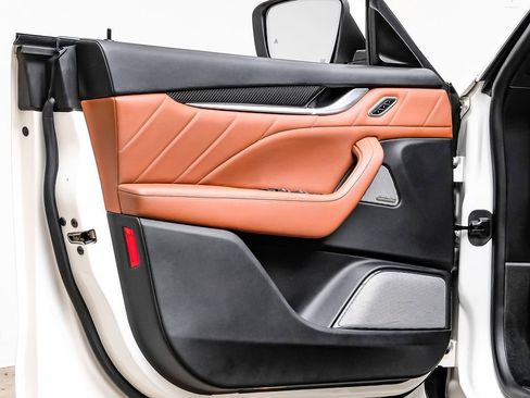 Used 2019 Maserati Levante S GranSport image 37