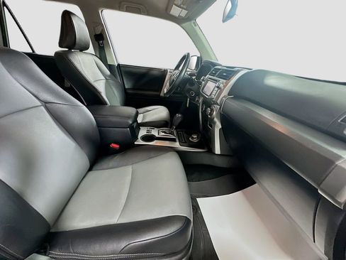 Used 2017 Toyota 4Runner SR5 Premium AWD/4WD image 28