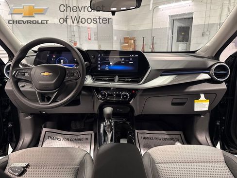 New 2026 Chevrolet Trax LT w/ LPO, Blackout Package image 22