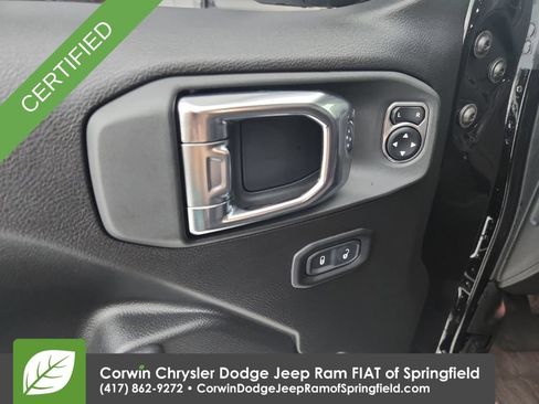 Used 2025 Jeep Gladiator Rubicon w/ Convenience Group AWD/4WD image 20