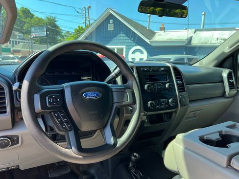 Used 2017 Ford F250 XL w/ Snow Plow Prep Package AWD/4WD image 12