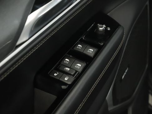 Used 2022 Jeep Wagoneer Series I AWD/4WD image 9