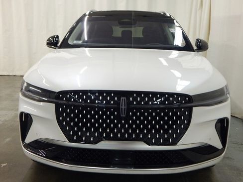 Used 2024 Lincoln Nautilus Reserve w/ Equipment Group 202A image 7