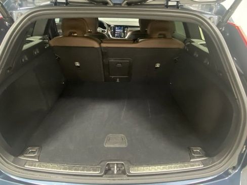 Certified 2025 Volvo V60 B5 Cross Country Plus image 9