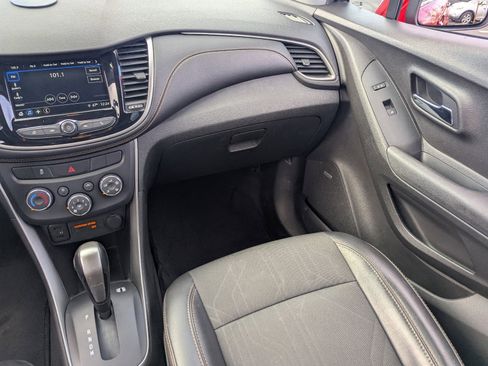 Used 2018 Chevrolet Trax LT w/ Sun & Sound Package image 19