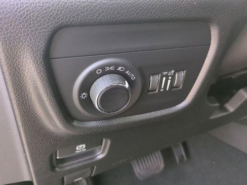 New 2025 Jeep Grand Cherokee L Altitude image 17