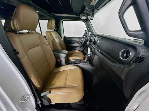 Used 2023 Jeep Wrangler Sahara w/ Cold Weather Group image 32