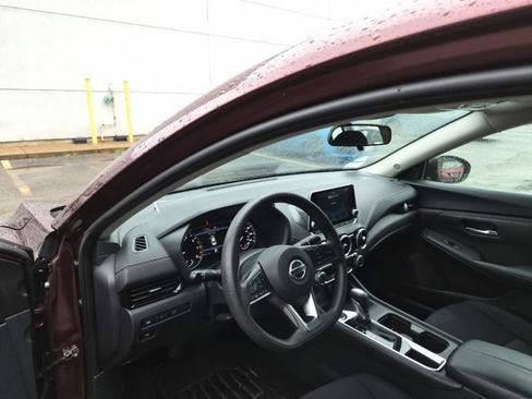 Used 2023 Nissan Sentra SV FWD image 13