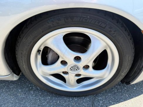 Used 1999 Porsche Boxster RWD image 12