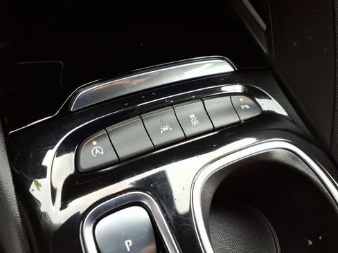 Certified 2023 Buick Envision Essence FWD image 32