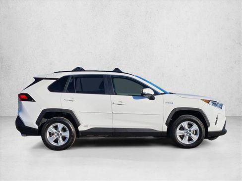 Used 2020 Toyota RAV4 XLE image 4