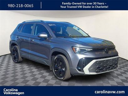 Certified 2025 Volkswagen Taos SE w/ Panoramic Sunroof Package